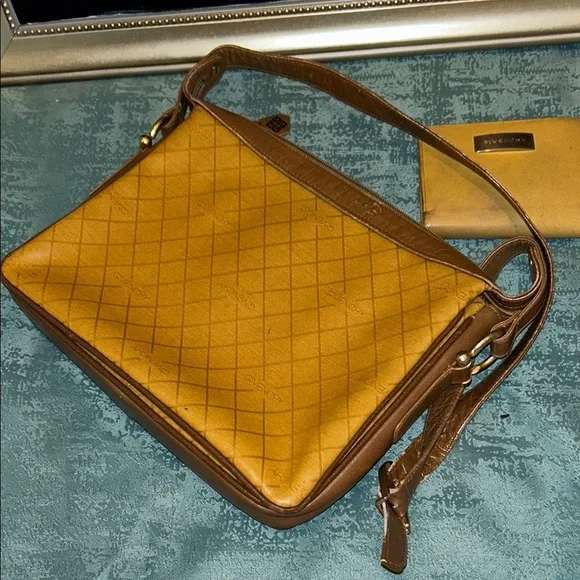 Vintage Givenchy Crossbody & Wallet Bundle – Project Lot - Picture 3 of 17